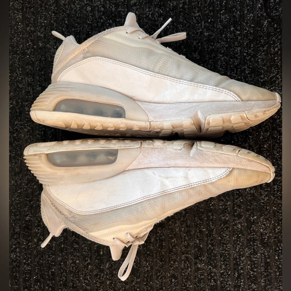 Nike Air Max 2090 Triple White Sneakers Low Top men's 9.5